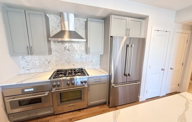 2 beds, 2 baths, 873 sqft, $3,800, Unit 407
