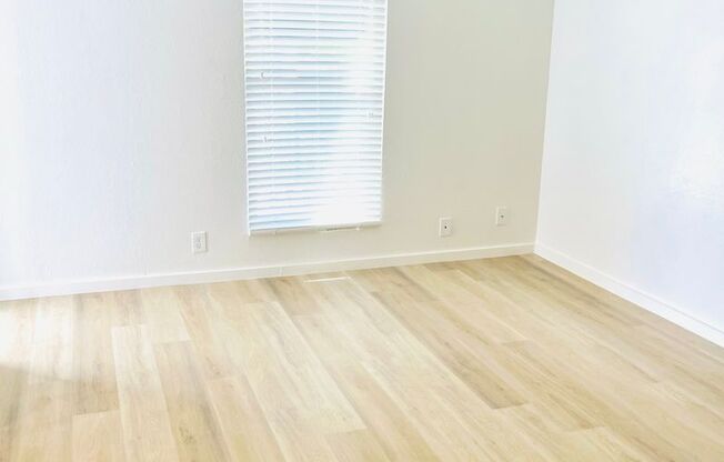 1 bed, 1 bath, 720 sqft, $1,095, Unit 211