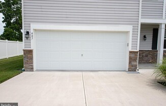 407 TWIN CREEKS DR