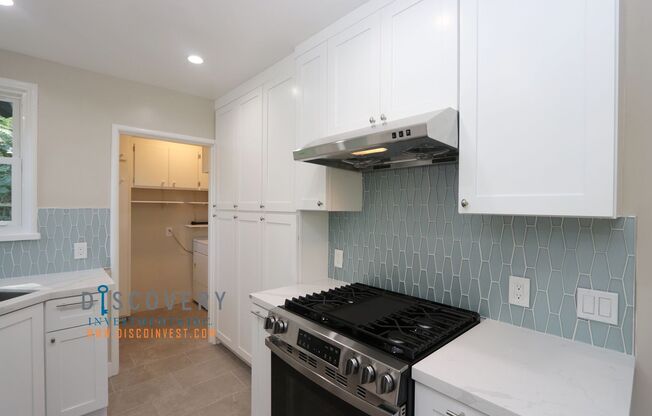 2 beds, 1 bath, $3,825