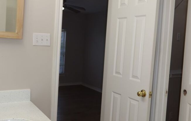 1 bed, 1 bath, $1,295, Unit Unit 825