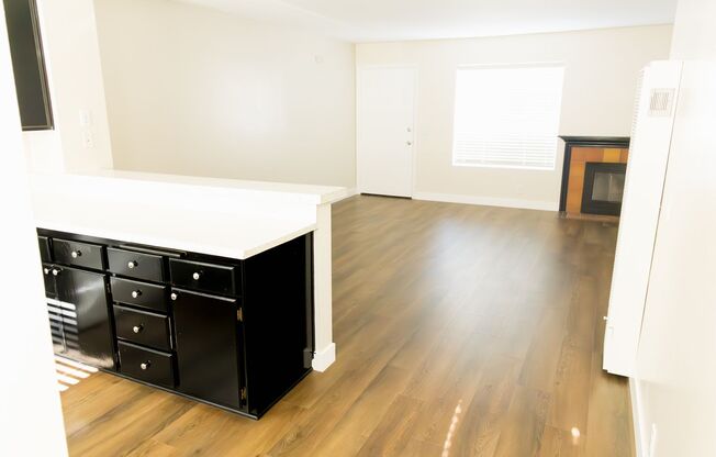 2 beds, 2 baths, 945 sqft, $2,650, Unit 69-202