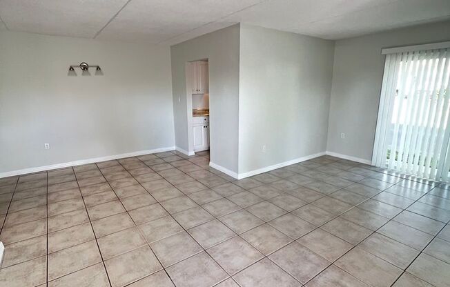 2 beds, 1.5 baths, 800 sqft, $1,700, Unit 142