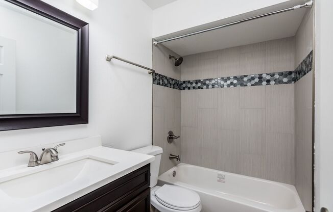 2 beds, 1 bath, 900 sqft, $1,699, Unit 3718 E Glenrosa Ave #3
