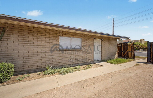 1204 S MCCLINTOCK DR