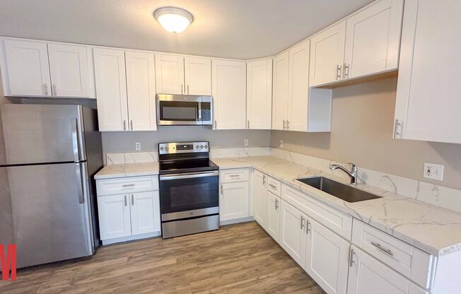 2 beds, 1 bath, $1,975, Unit 4968-01