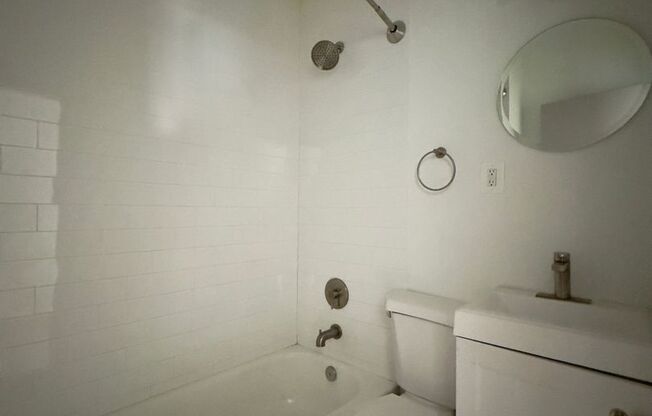 Studio, 1 bath, $700, Unit B2