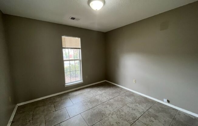 3 beds, 2 baths, $1,425