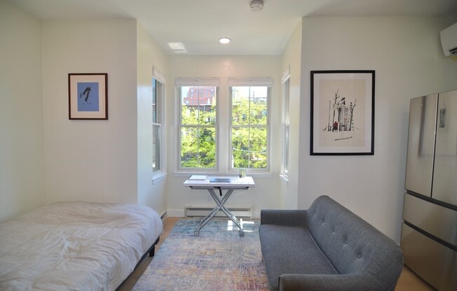 Studio, 1 bath, 264 sqft, $2,300, Unit 3