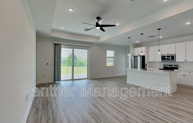 1422 NE 33 LN