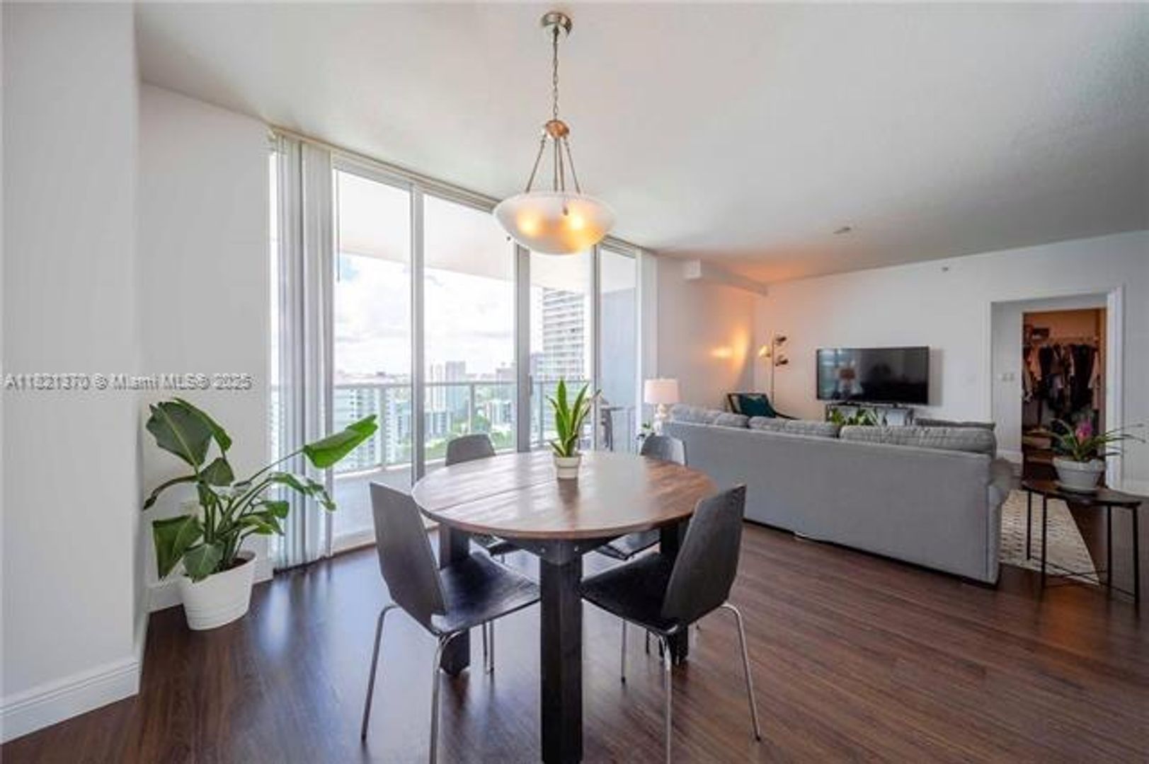 1250 S Miami Ave unit 2201 (A11821370)