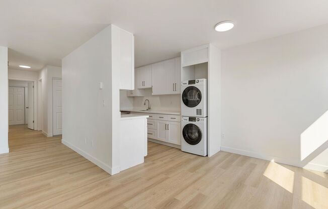 2 beds, 2 baths, 1,075 sqft, $2,885, Unit 204