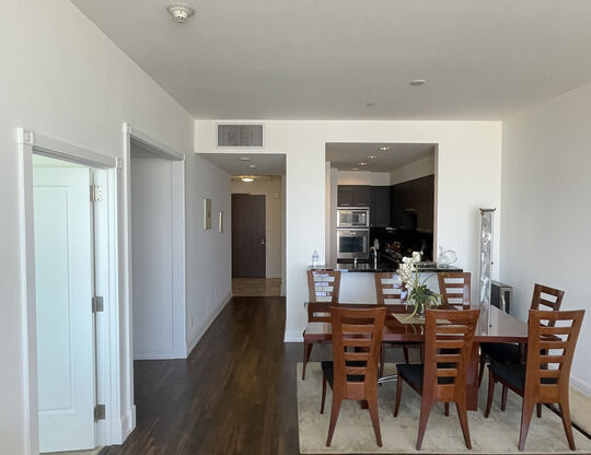 1 bed, 2 baths, 1,090 sqft, $6,000, Unit 39F