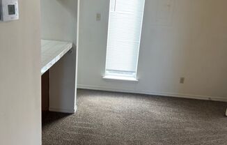 1 bed, 1 bath, $475, Unit #7