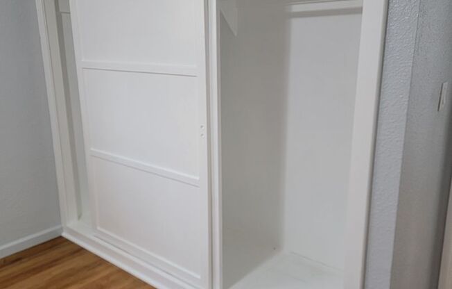 Large 3 bedroom 1 bath house for rent.