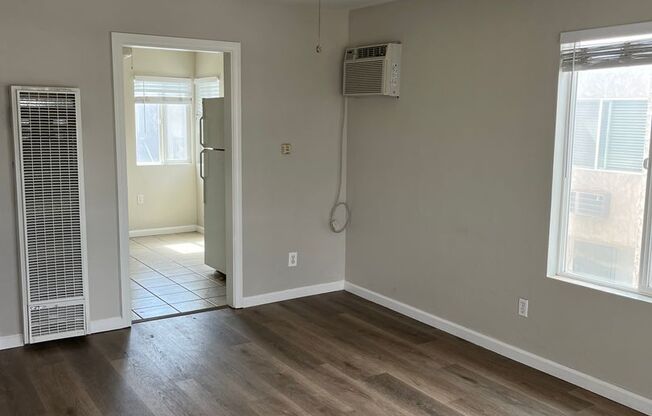 2 beds, 1 bath, $2,295, Unit 392