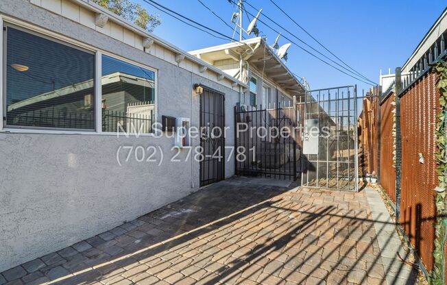 Downtown!! Single Story!! End unit!! Off Street Parking!!! Security gates front!! Recently renovated!! No Carpet!!!