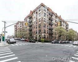 1 bed, 1 bath, 1,000 sqft, $2,000, Unit 623