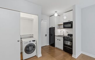 Studio, 1 bath, 238 sqft, $1,475, Unit 403
