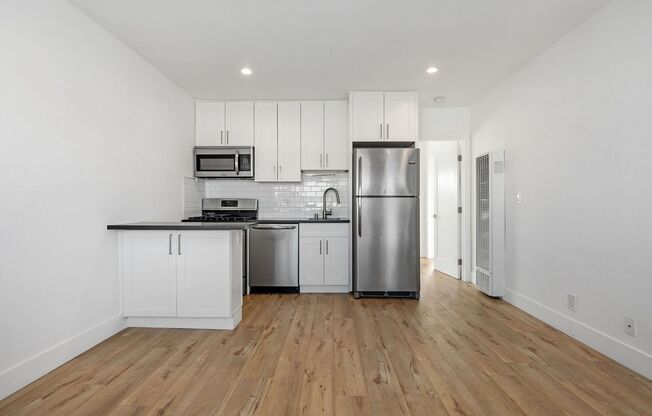 1 bed, 1 bath, 390 sqft, $2,350