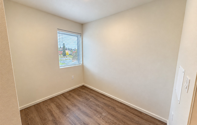 Studio, 1 bath, 180 sqft, $1,295, Unit 413