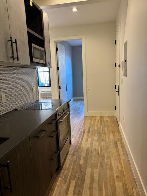 2 beds, 1.5 baths, $3,350, Unit 1-F