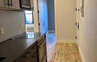 2 beds, 1.5 baths, $3,350, Unit 1-F