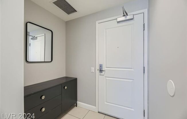 Stunningly Remodeled Studio High-Rise Unit For Rent