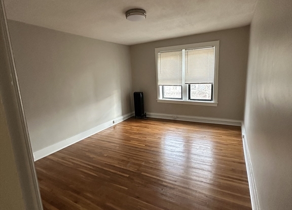 Studio, 1 bath, 800 sqft, $1,095, Unit 6