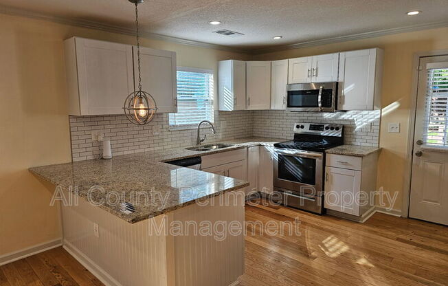 2409 SWALLOW CIR SE