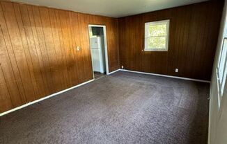 3 beds, 1 bath, $885