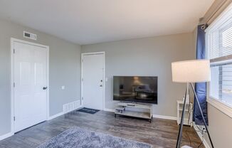 2 beds, 1 bath, $999, Unit Unit 6