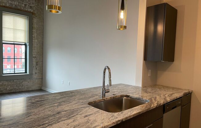 2 beds, 1 bath, 955 sqft, $1,895, Unit Cream City Lofts-412