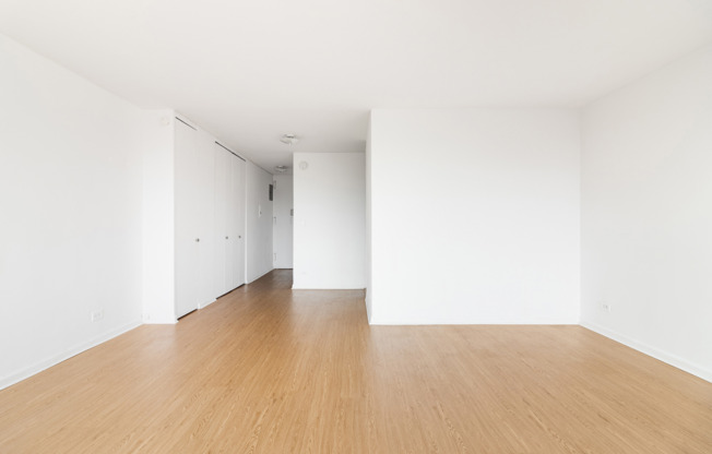 Studio, 1 bath, $3,400, Unit 14F