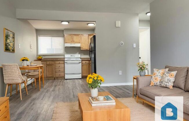 4226-4228 Forrest Hill