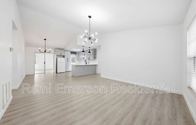 515 FLORAL DR