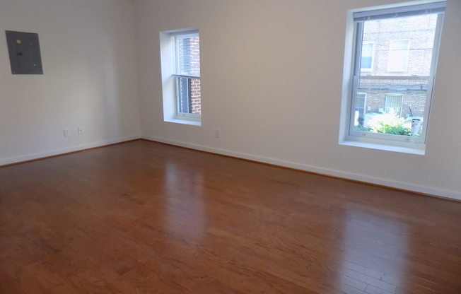 For Rent: Downtown Elegance at 605 Park Ave– Your Urban Haven Awaits!