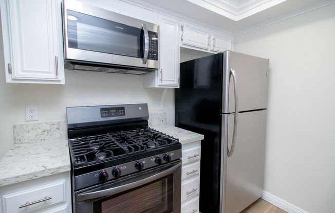 2 beds, 2 baths, $2,200