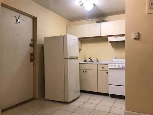 200 Kelton st 14