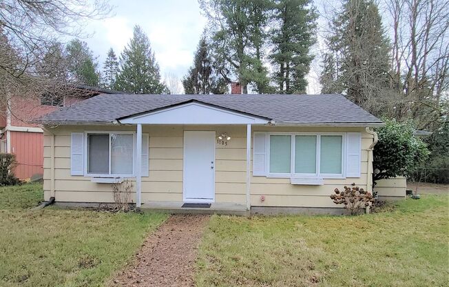Available Charming 2BD, 1BA Shoreline Ridgecrest Cottage