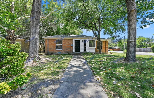 2704 HIGHWOOD DR