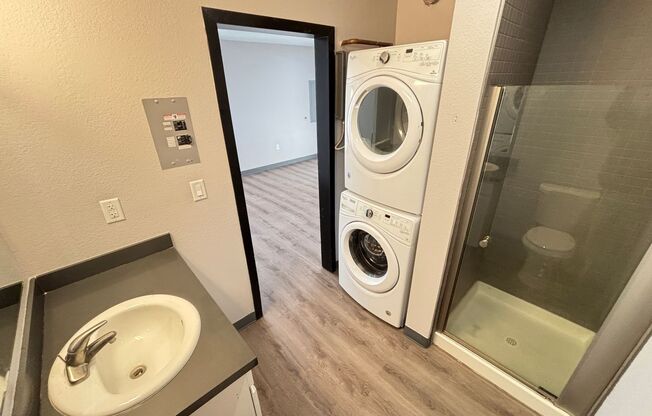 Studio, 1 bath, 375 sqft, $845, Unit 6