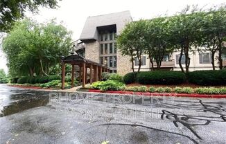 1418 HIGHLAND BLF DR