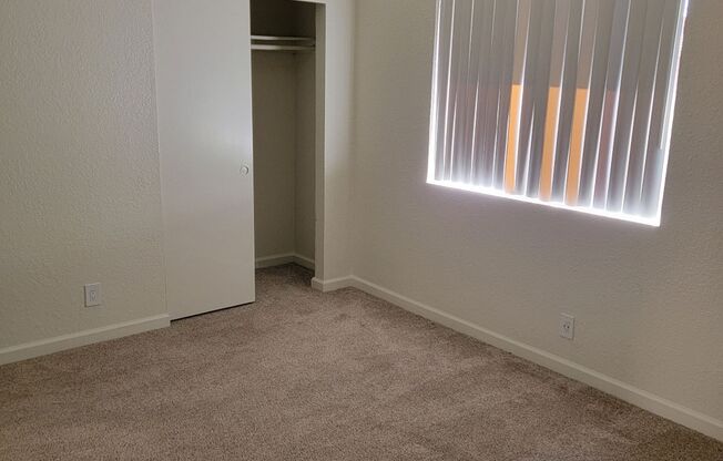 2 beds, 1 bath, 975 sqft, $1,300, Unit 188