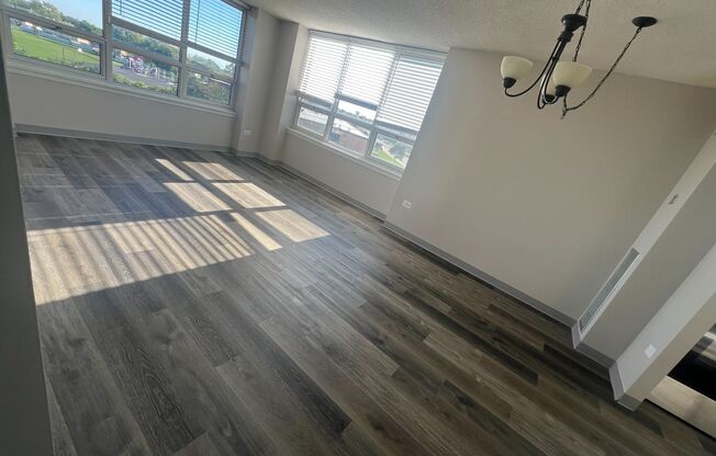 2 beds, 2 baths, 866 sqft, $2,400, Unit 412