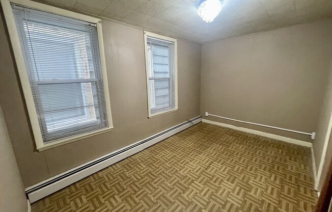 2 beds, 1 bath, 1,200 sqft, $2,500, Unit 2