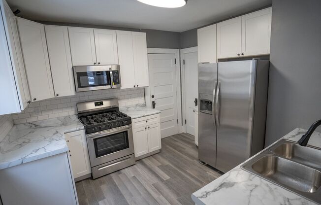 Beautiful 2-Bed Duplex Unit in Summit-University Neighborhood of St. Paul