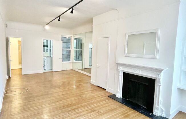 Studio, 1 bath, $1,949, Unit 926 A Taylor Street