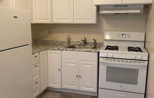 1 bed, 1 bath, $1,600, Unit 415