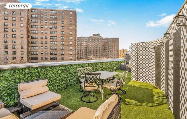 3 beds, 1 bath, $2,775, Unit PH3